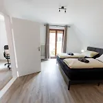 Seenah Apartments, Komfort Mit Einkaufsmoeglichkeiten & Parkplatz * バート・ツヴィッシェンアーン