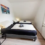 アパート Seenah Apartments, Komfort Mit Einkaufsmoeglichkeiten & Parkplatz