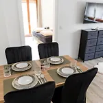 Seenah Apartments, Komfort Mit Einkaufsmoeglichkeiten & Parkplatz アパート *