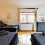 Seenah Apartments, Komfort Mit Einkaufsmoeglichkeiten & Parkplatz
