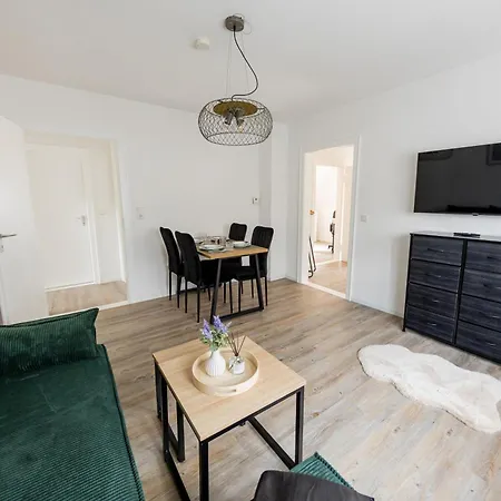 Seenah Apartments, Komfort Mit Einkaufsmöglichkeiten&parkplatz Apartment