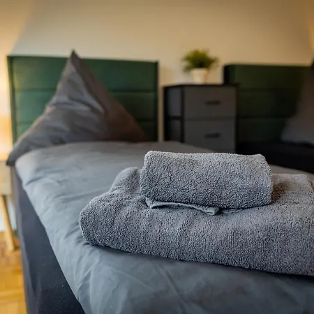 Seenah Apartments, Komfort Mit Einkaufsmöglichkeiten&parkplatz Apartment *